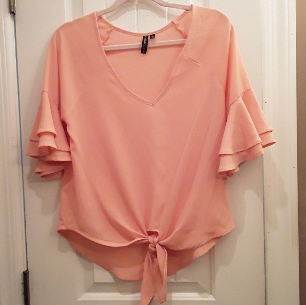 Soul Sanctuary medium peach flutter sleeve top